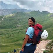 Diplomata al liceo classico e studentessa presso la facoltà di lettere classiche. Offro lezioni di greco antico, latino e italiano